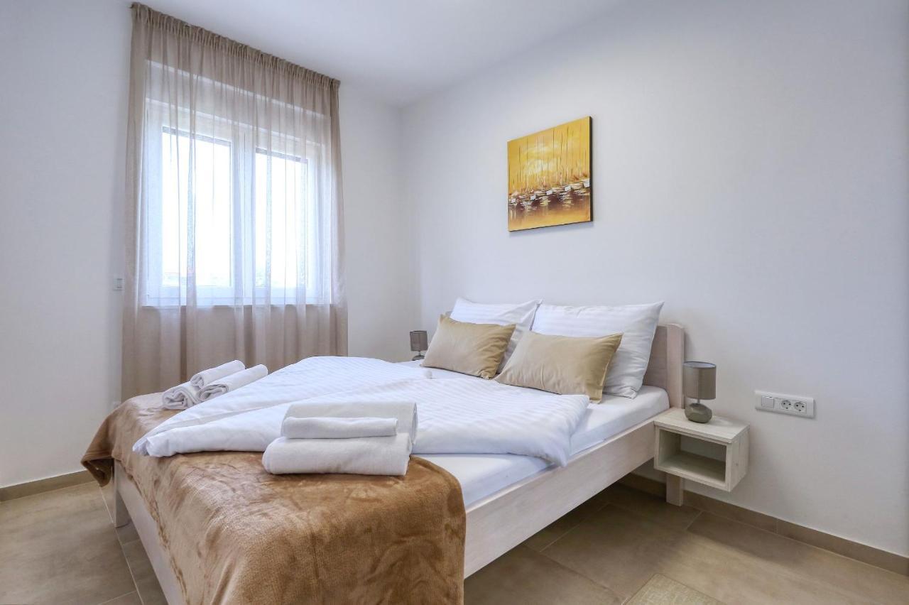 Apartments Bonaca With Jacuzzi Privlaka  Dış mekan fotoğraf